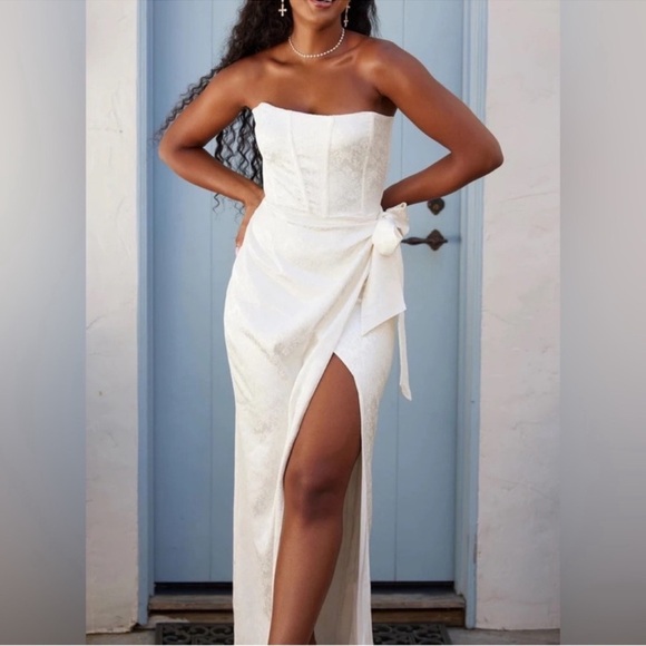 V. Chapman June Strapless White Bridal Floral Brocade Maxi Wedding Dress 12 NWT - Picture 2 of 11